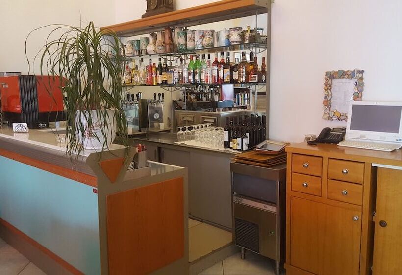 هتل La Perla