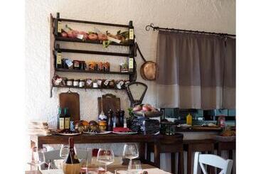 هتل Locanda Il Rustichello