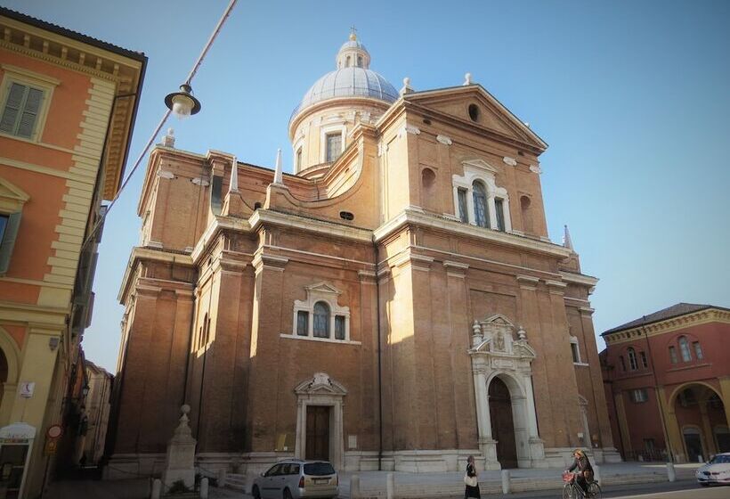 هتل Mercure Reggio Emilia Centro Astoria