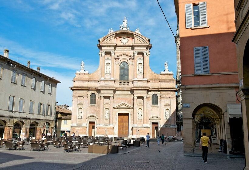 هتل Mercure Reggio Emilia Centro Astoria
