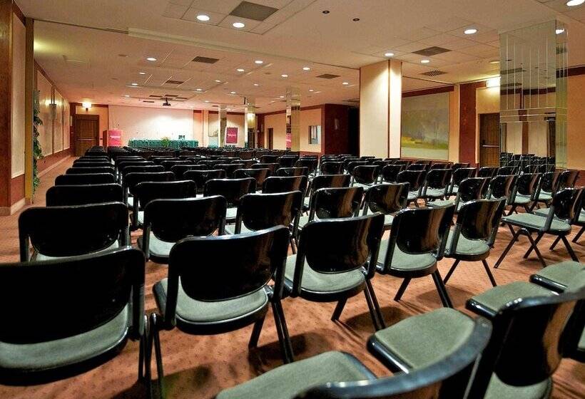 هتل Mercure Reggio Emilia Centro Astoria