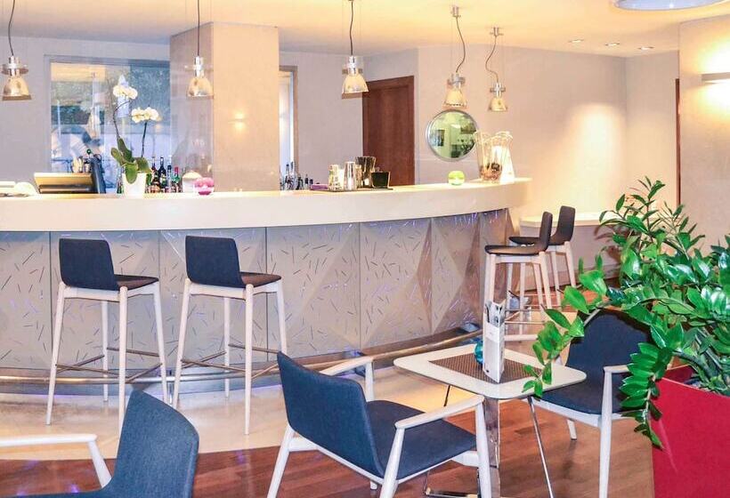 Fotos del hotel Mercure Roma Centro Colosseo:  49