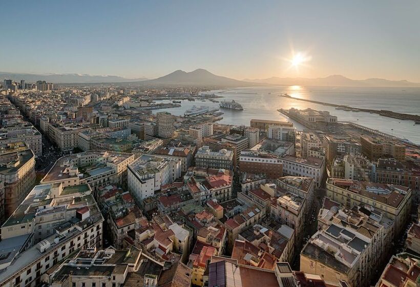 هتل NH Napoli Panorama