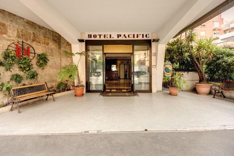 Hotel Pacific