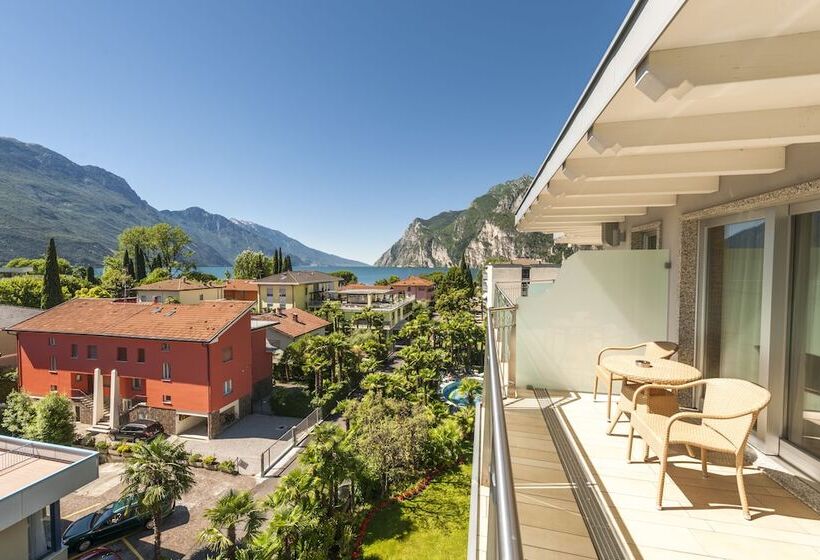 Parc Hotel Flora S