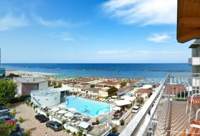 هتل Saint Tropez Spa & Restaurant