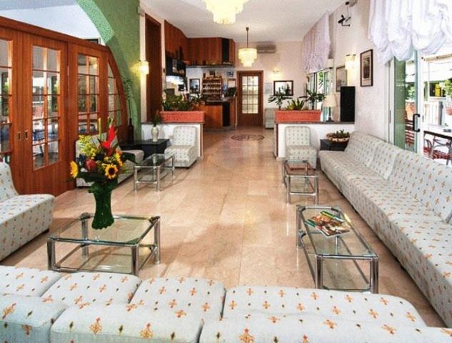 هتل Saint Tropez Spa & Restaurant
