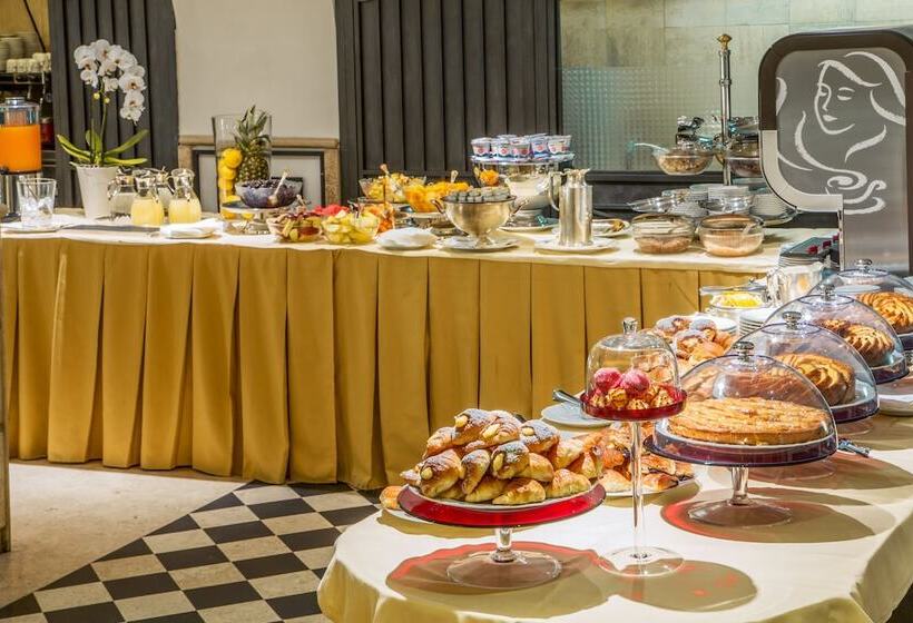 Fotos del hotel Savoy:  52