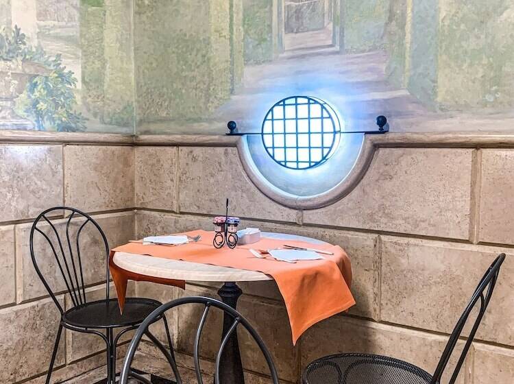 Fotos del hotel Savoy:  17