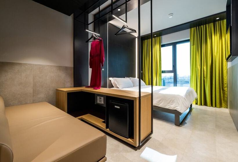 Smart Hotel Central