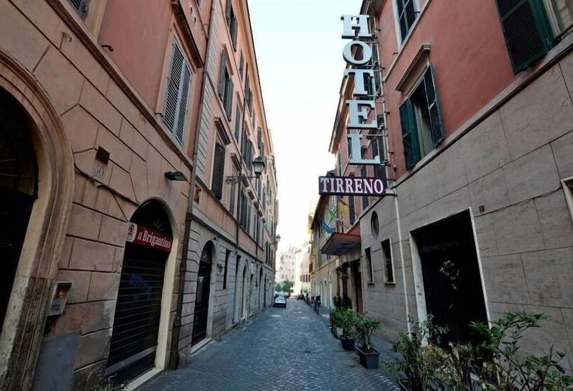 Fotos del hotel Tirreno:  32