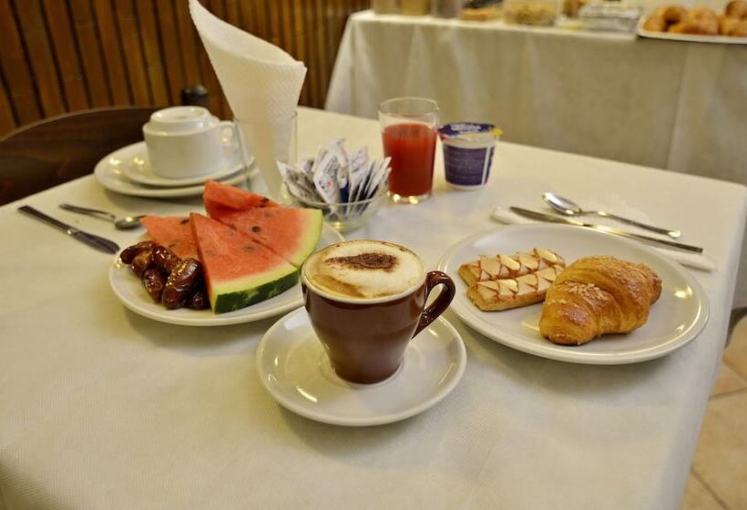 Fotos del hotel Tirreno:  4