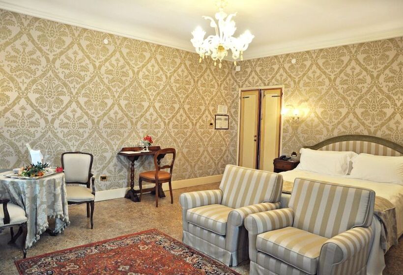 هتل Villa Condulmer