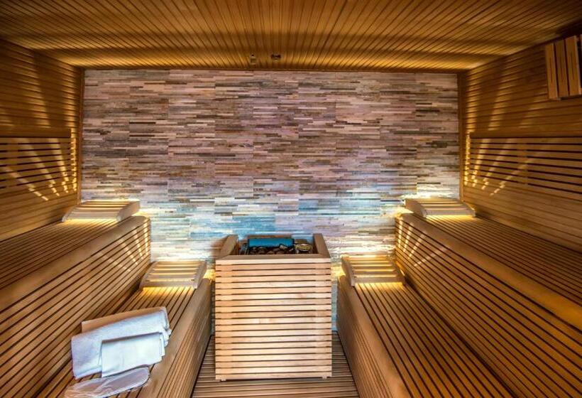 Hotelli Albergo Riglarhaus