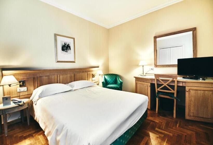 Hotel Ambassador Palace