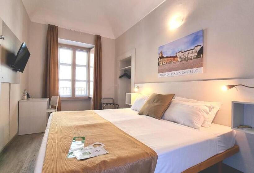 Green Class Hotel Astoria