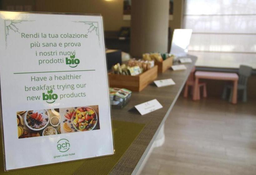 Green Class Hotel Astoria