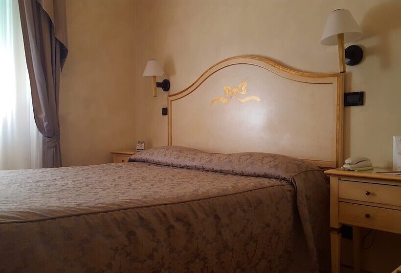 Fotos del hotel Carlton Capri:  32