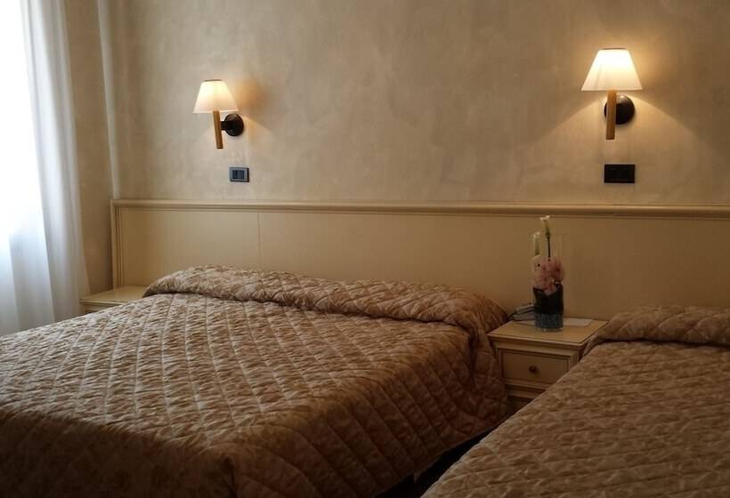 Fotos del hotel Carlton Capri:  2