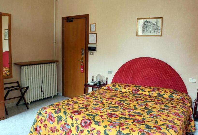 Fotos del hotel Italia:  4