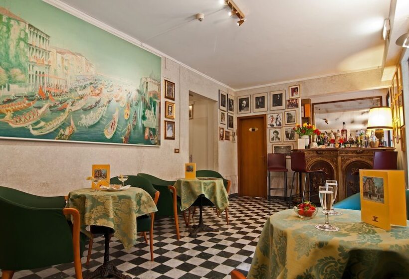 Hotel La Fenice Et Des Artistes