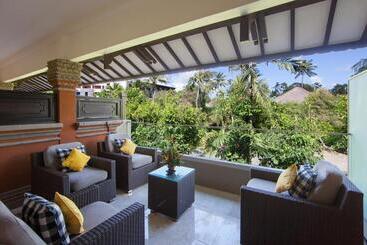 هتل Legian Beach