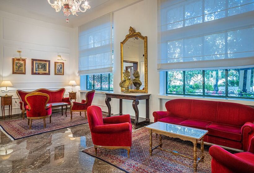 هتل Majestic Palace