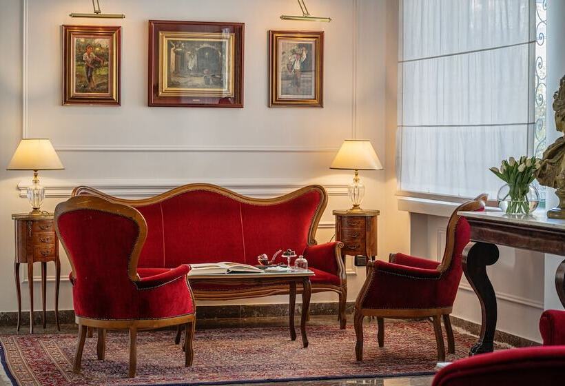 هتل Majestic Palace