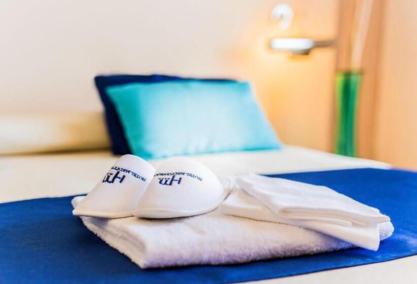 ホテル Mediterraneo