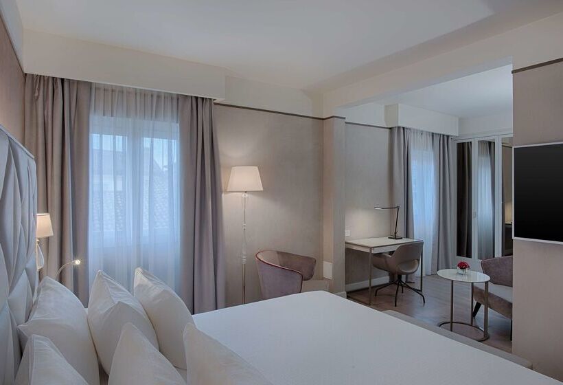Отель NH Collection Palazzo Verona