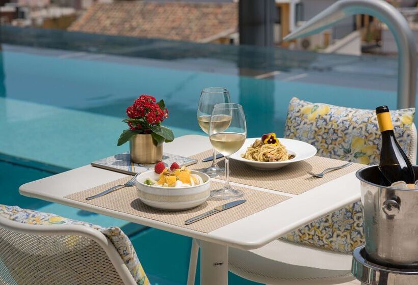 هتل NH Collection Taormina