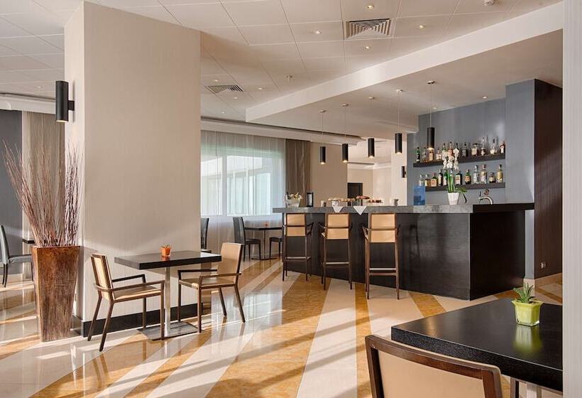 בית מלון כפרי NH Trieste