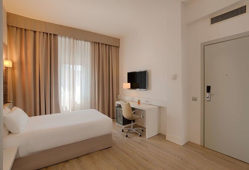 בית מלון כפרי NH Trieste