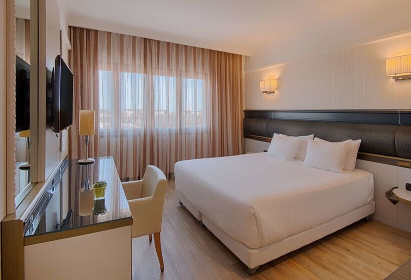 בית מלון כפרי NH Trieste