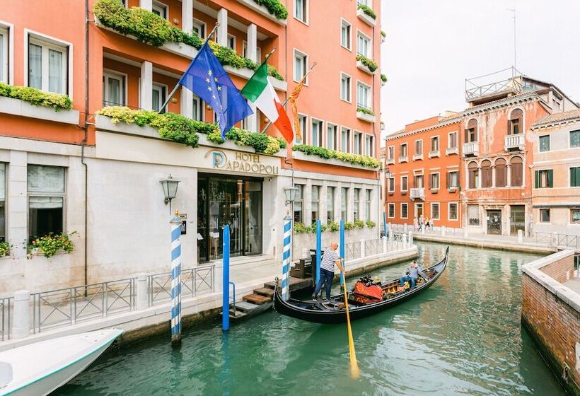 هتل Papadopoli Venezia Mgallery Collection
