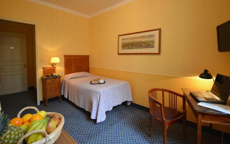 Hotel Roma E Rocca Cavour