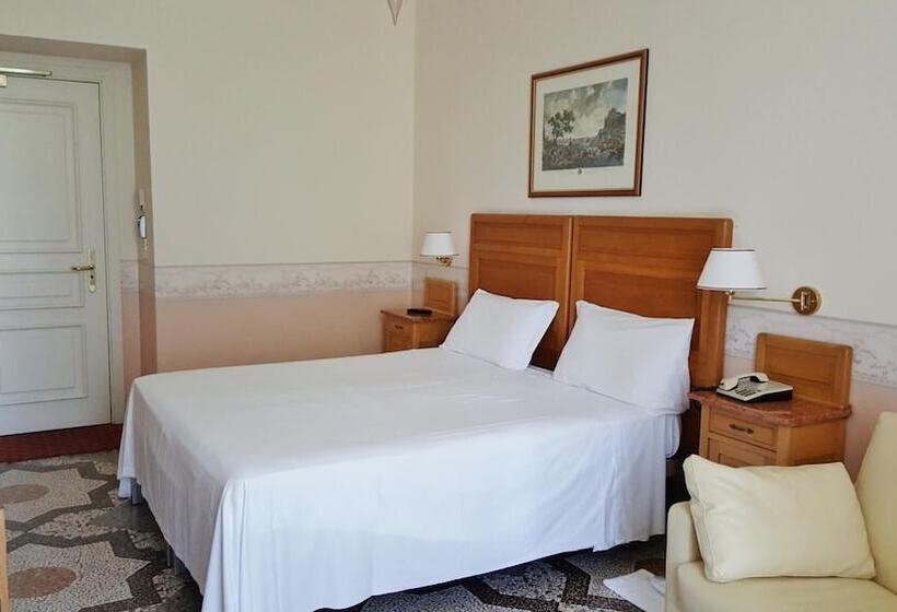 Fotos del hotel Roma E Rocca Cavour:  3