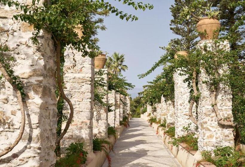 هتل San Domenico Palace, Taormina, A Four Seasons