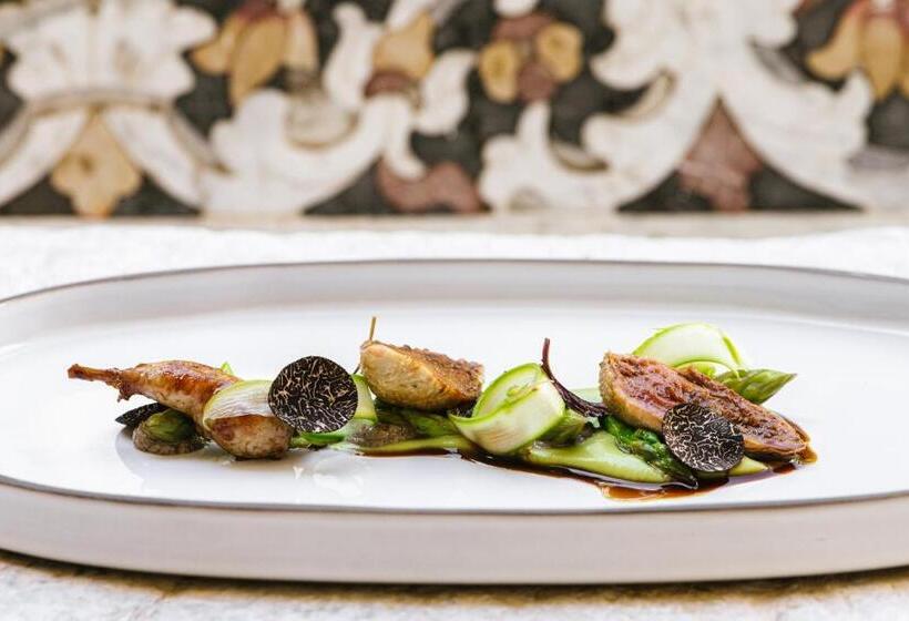 هتل San Domenico Palace, Taormina, A Four Seasons