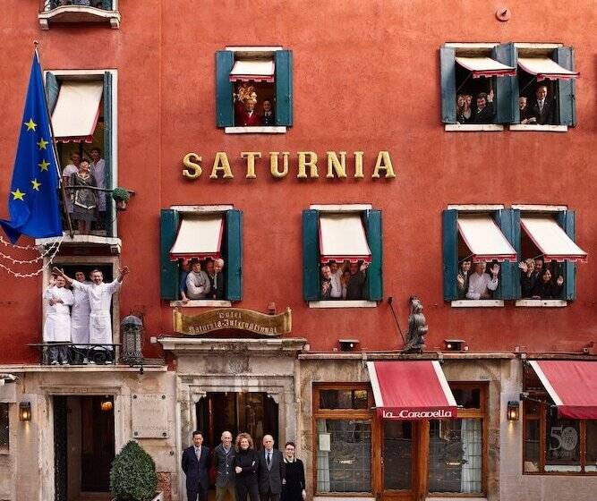 هتل Saturnia & International