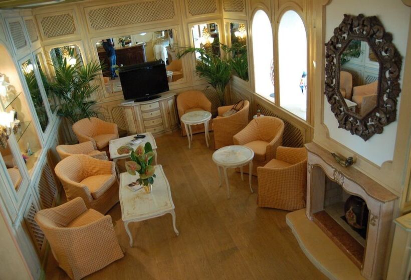 هتل Villa Laguna