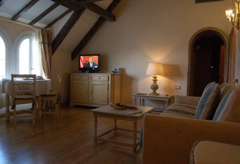 هتل Villa Laguna