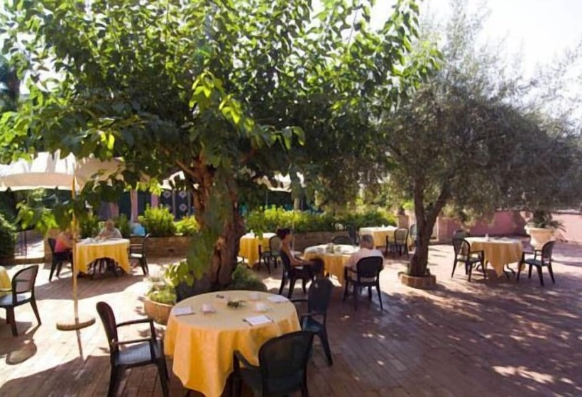 هتل Villa Sirina