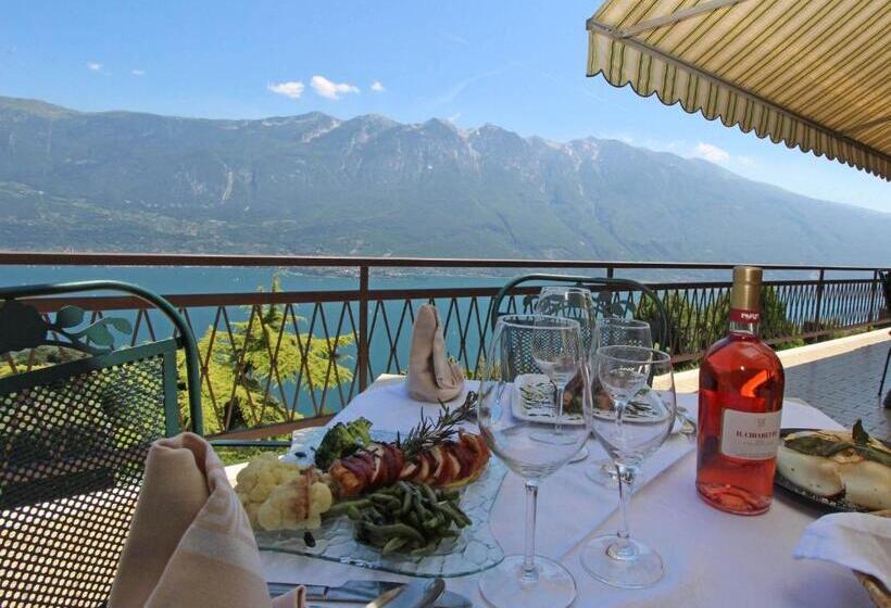 Village Hotel Lucia