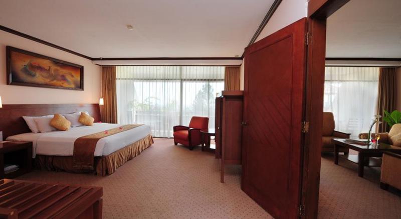 مُتل Patra Semarang Hotel & Convention