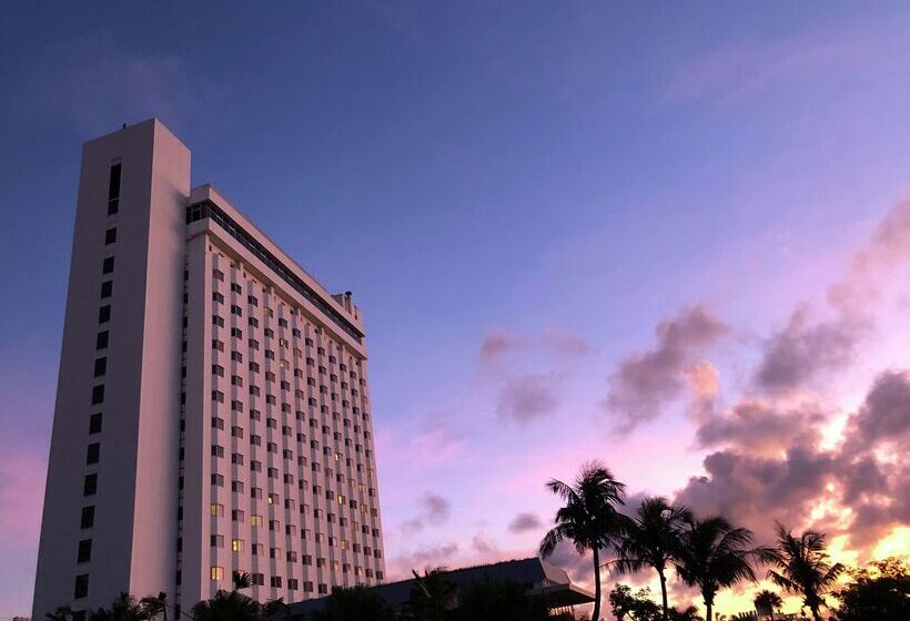 Doubletree By Hilton Hotel Naha Shuri Castle