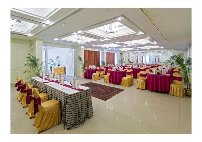 Hotel Clarks Avadh