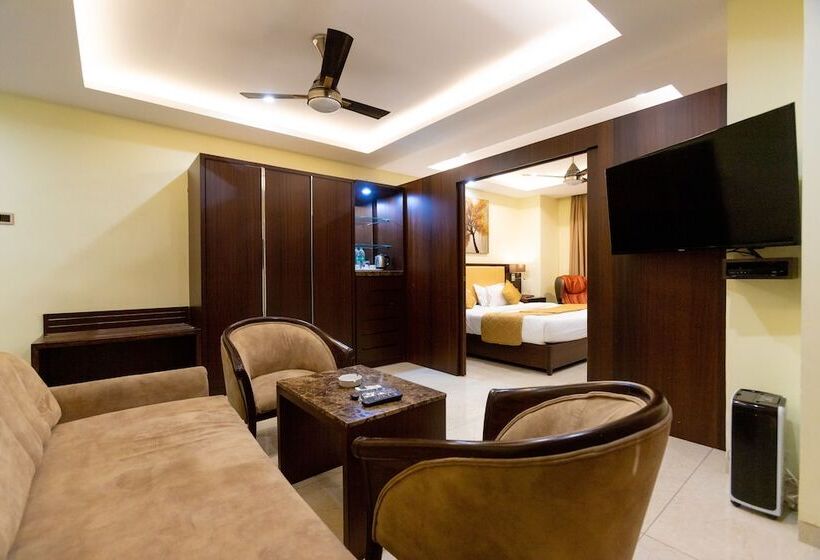 Отель Godwin Colaba