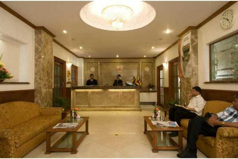 בית מלון כפרי Godwin   Colaba
