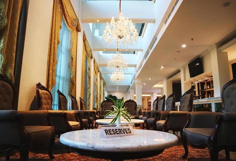 هتل Grand Mahkota